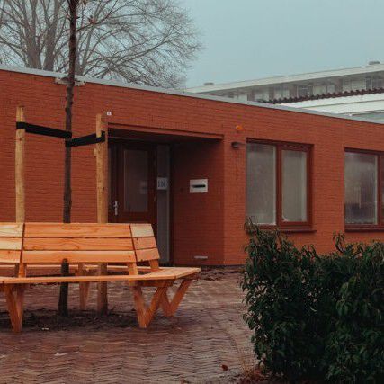 Goeiemorgen Heiloöerdijk 💙

Deze prachtige ver-nieuwbouwde vestiging is sinds augustus 2022 een volwaardig kindcentrum. Naast de vertrouwde peuteropvang, hebben wij hier nu ook een kinderdagopvang én een BSO. Dat betekent dat wij samen met basisschool de Fontein een optimale ononderbroken ontwikkel- en leerlijn voor je kind(eren) kunnen bieden. Van het allereerste moment dat je kind bij ons komt, tot het moment dat je kind afzwaait naar de middelbare school hebben wij een plek waar ze zich thuisvoelen. 🚸

#heilooerdijk #vernieuwbouwdevestiging #bso #peuteropvang #kinderdagverblijf #goeiemorgen #kinderopvangalkmaar