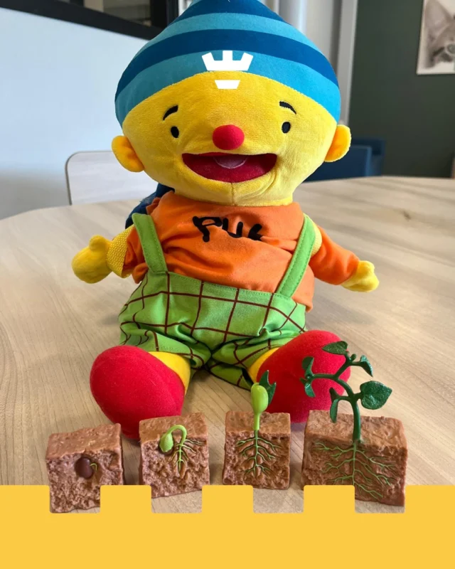 Op onze peuteropvang werken we met het Uk & Puk-programma: een speelse manier om de ontwikkeling van een kind te stimuleren én een fijne voorbereiding op de basisschool.Samen met leeftijdsgenootjes ontdekken peuters nieuwe woorden, vaardigheden en gewoontes.We werken met thema’s die aansluiten bij hun belevingswereld, zoals ‘Kom bij mij thuis’, ‘Smakelijk eten’ en ‘Puk helpt op de boerderij’.Zo halen we het beste uit ieder kind, op zijn of haar eigen tempo 💛